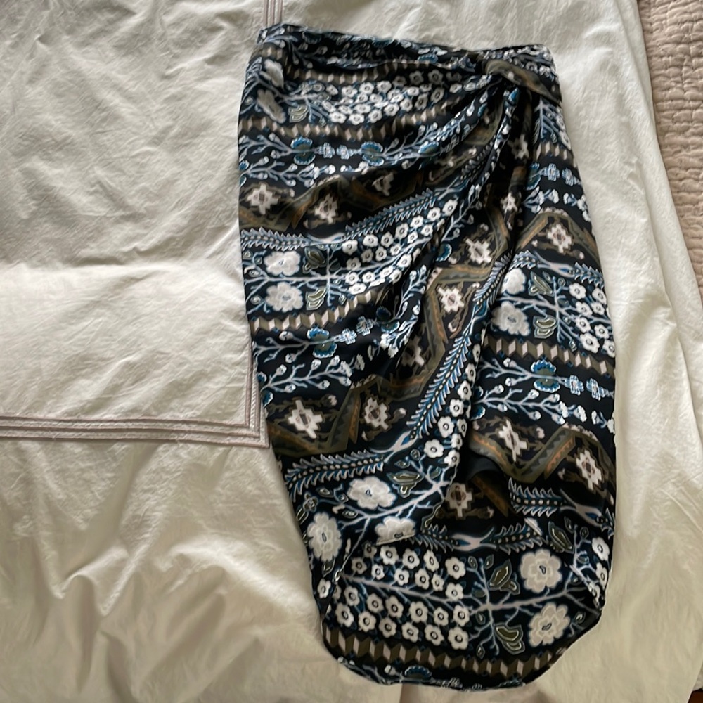 Veronica Beard 100% silk skirt